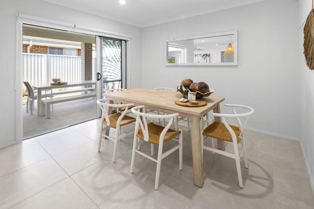Spoondrift - Pet Friendly - 5 Mins Walk to Beach photo 4