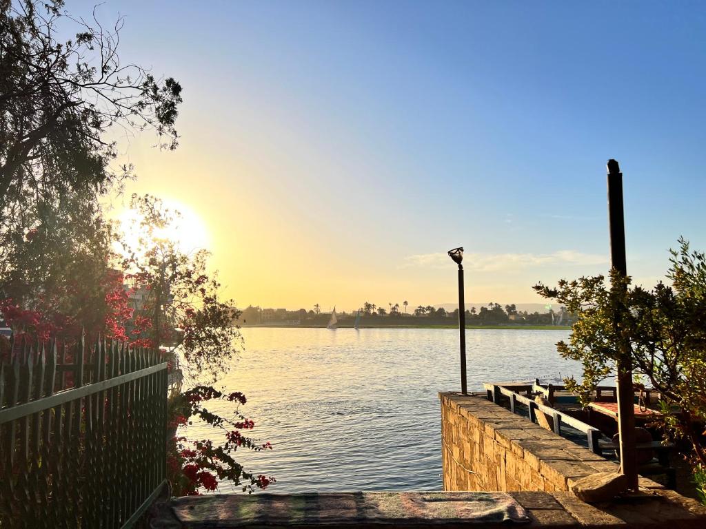 RIVER VIEW house photo 1
