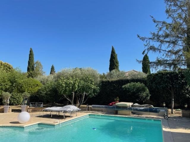 appartement avec piscine photo 3