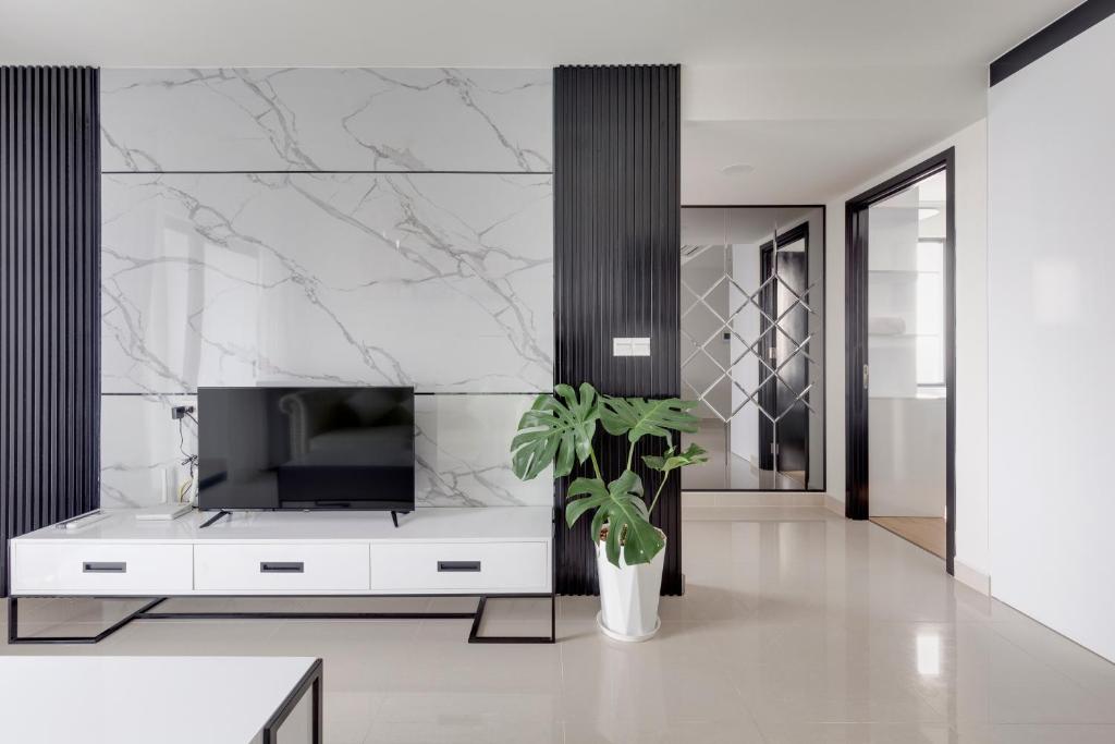 Smile Home -Soho Apatment- District 1 - 500m from Bui Vien