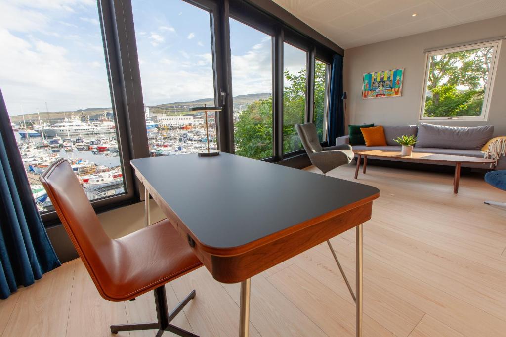 Stunning Marina View - Brand New - City Center photo 1
