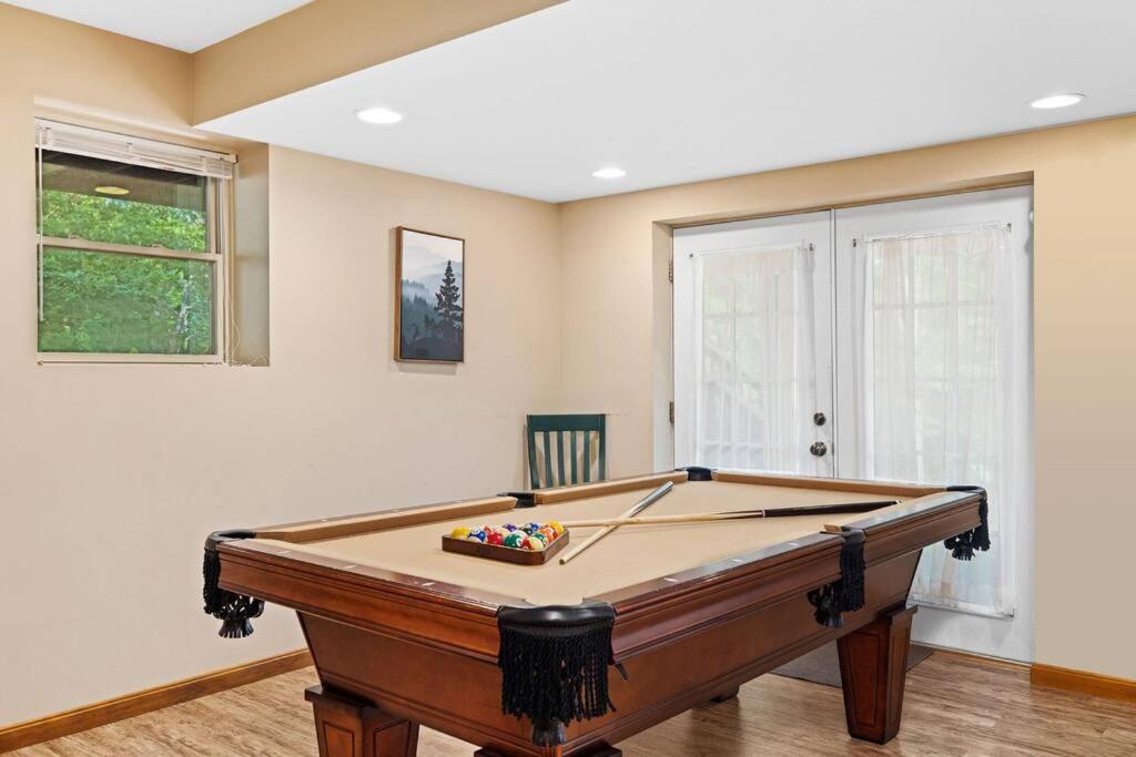 Hot Tub - Fire Pit - Pool Table - Pet Friendly - Good Times photo 4
