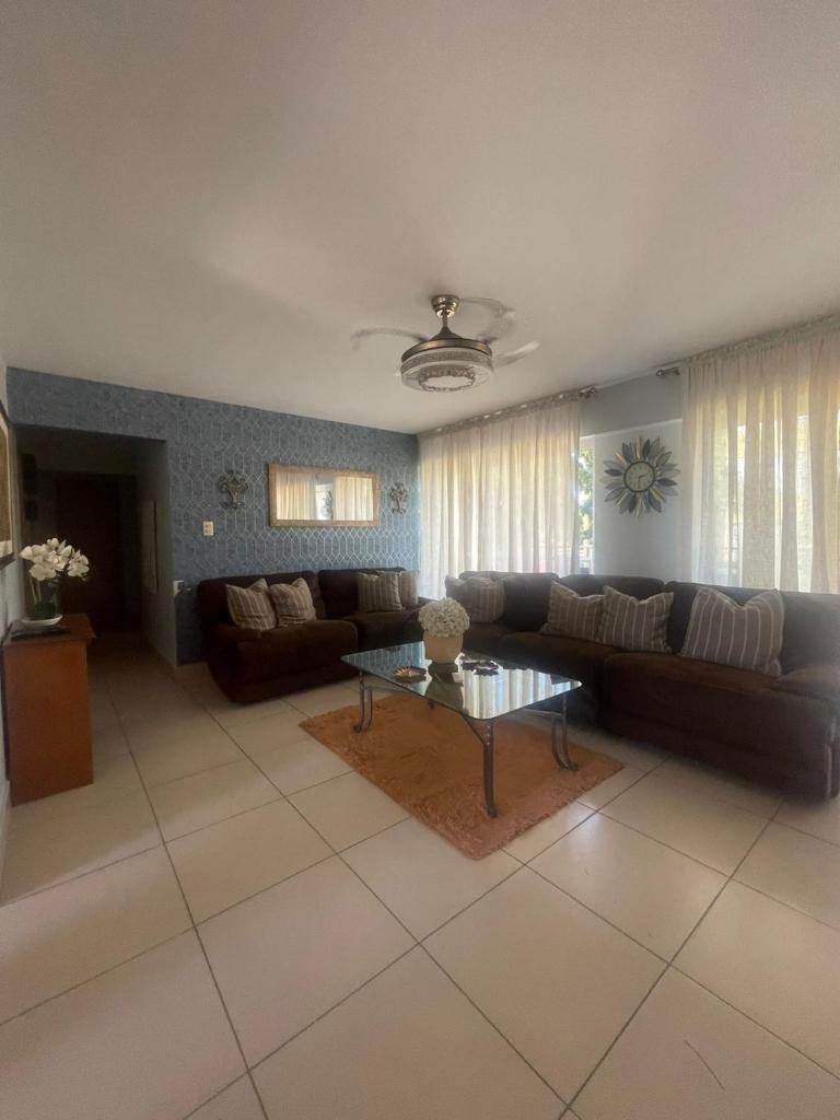 Apartamento de 3 habitaciones en zona colonial frente al ozama