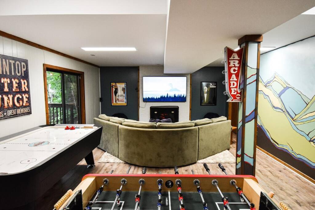 Free Resort Passes - Hot Tub - Sauna - Views - Fast Wi-Fi - Pet Friendly photo 4