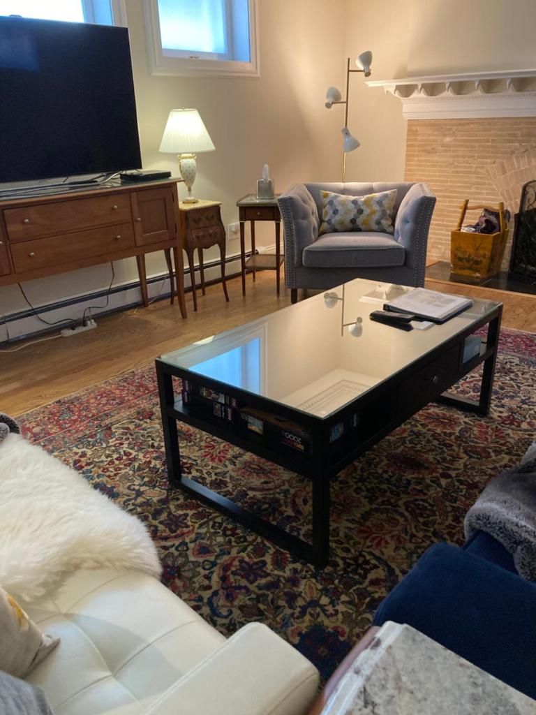 Pineapple House, Spacious 1st Floor Apartment! City Center! 96 Walk Score! FREE parking! photo 3