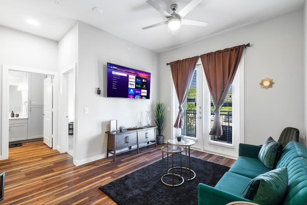 Modern Condo Mins to AT&T Stadium/DFW AP-King Bed photo 4