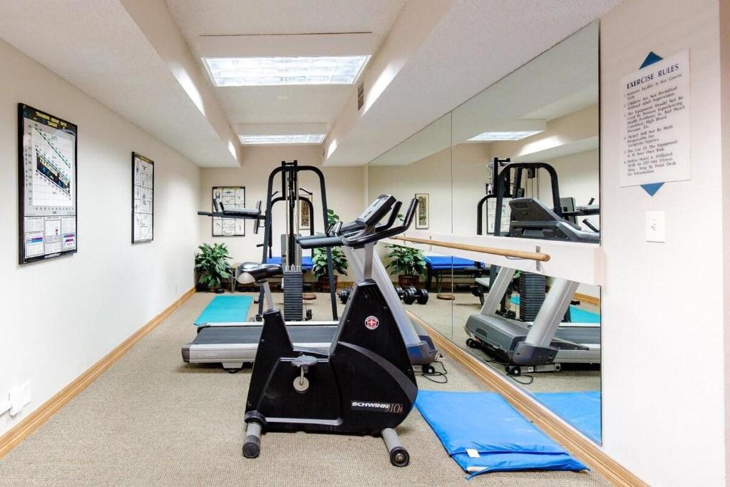 1 Bedroom Apt - Gym - DTC Boston Commons photo 4