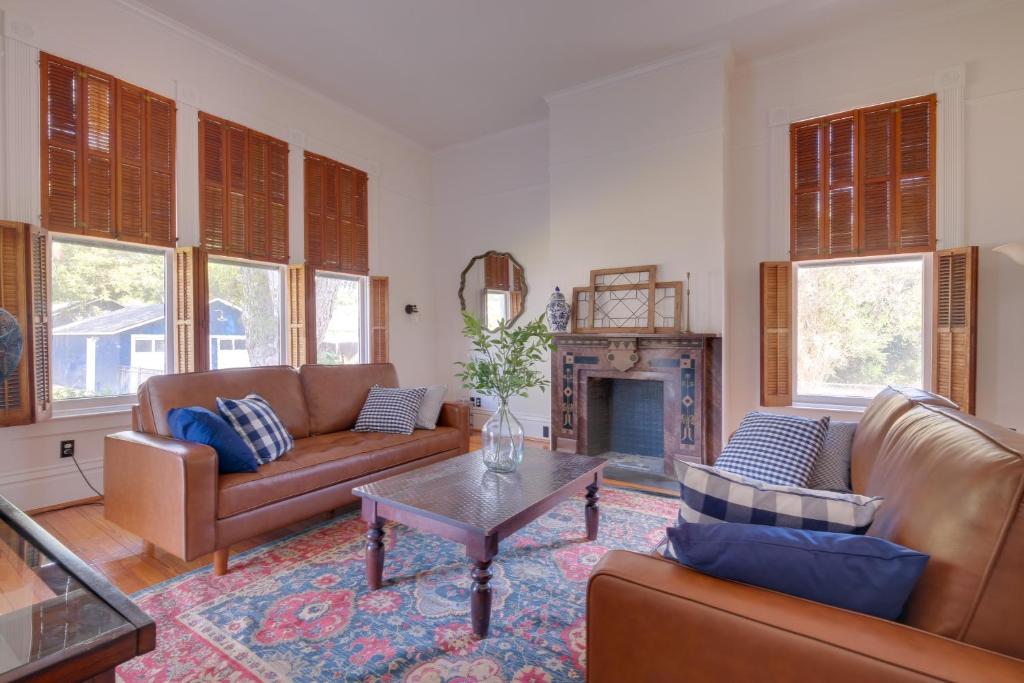 Stunning Columbus Vacation Rental with Home Office! photo 4