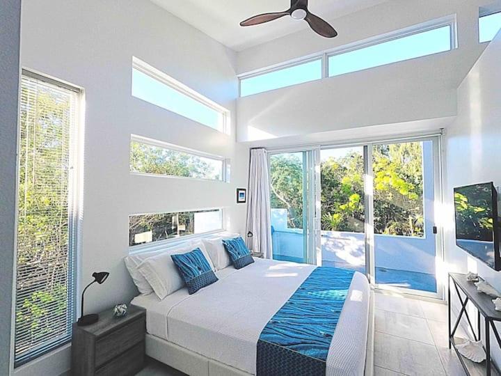 Gracehaven Villas -Choose you own private villa with pool - 250 yds to Grace Bay beach photo 3