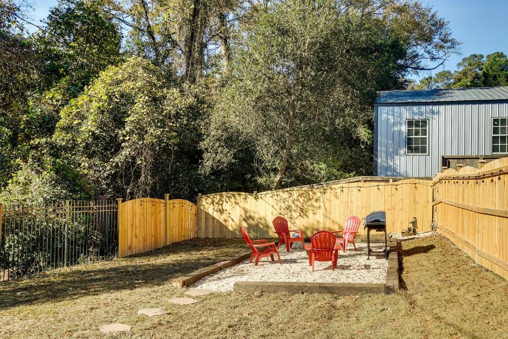 Step-Free Home with Fire Pit - 3 Miles to USC! photo 1