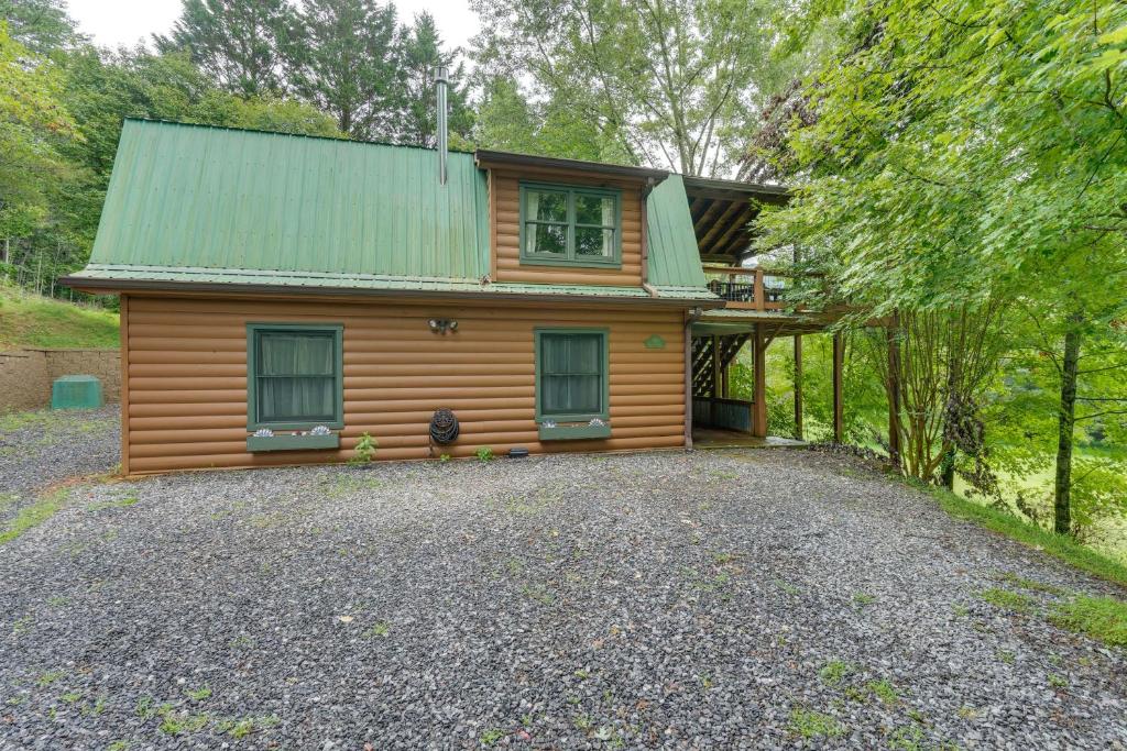 Cozy Creekside Cabin with Fire Pit and Views! photo 1