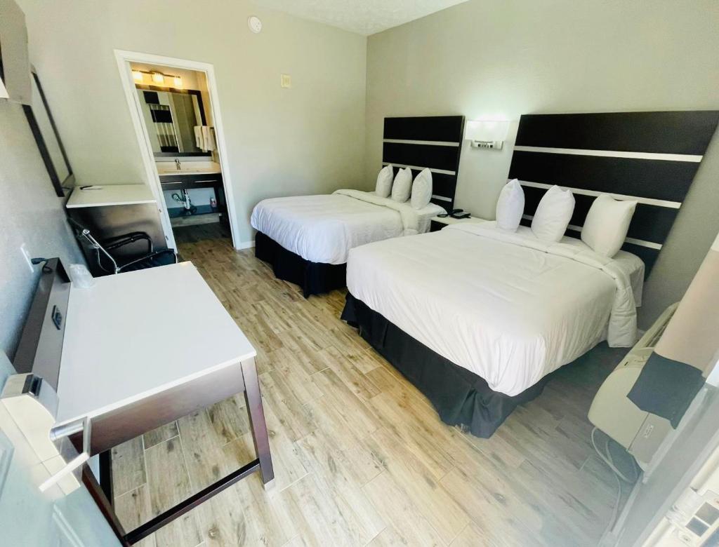 Americas Best Value Inn Arlington photo 3