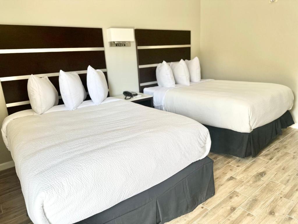 Americas Best Value Inn Arlington photo 2
