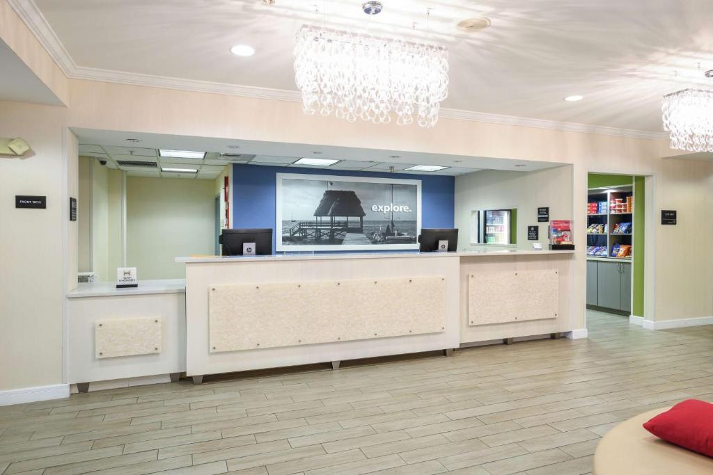 Hampton Inn Jacksonville - East Regency Square photo 3