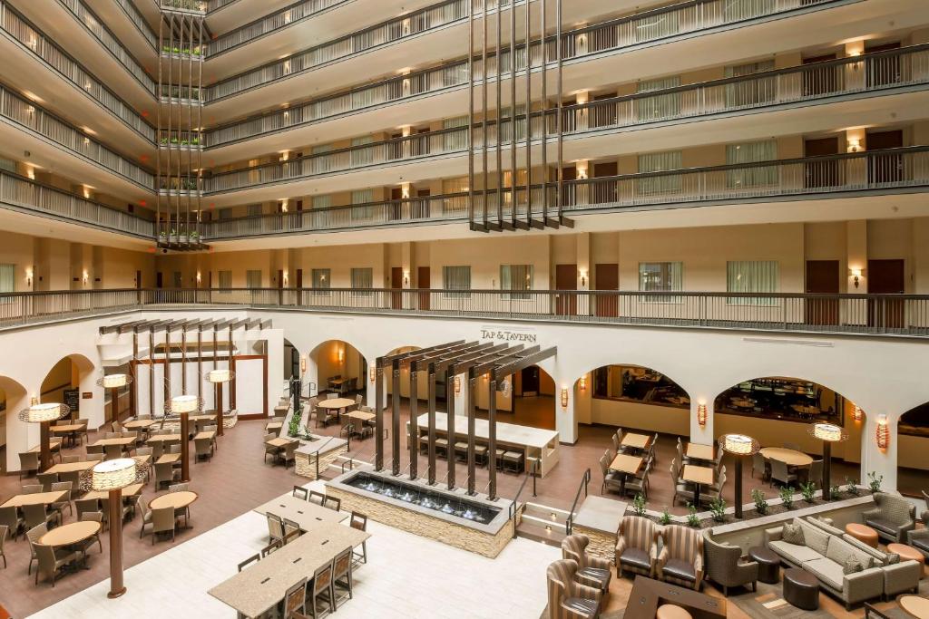 Embassy Suites by Hilton Dallas-Love Field photo 2