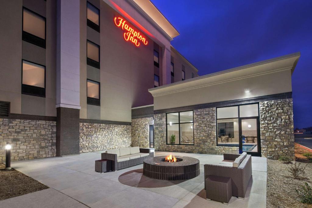 Hampton Inn Sikeston photo 1