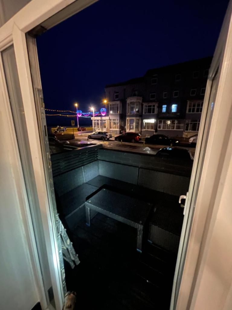 RESIDENCY LUXURY SEAFRONT HOTEL Room Type - King Suite with Spa Bath