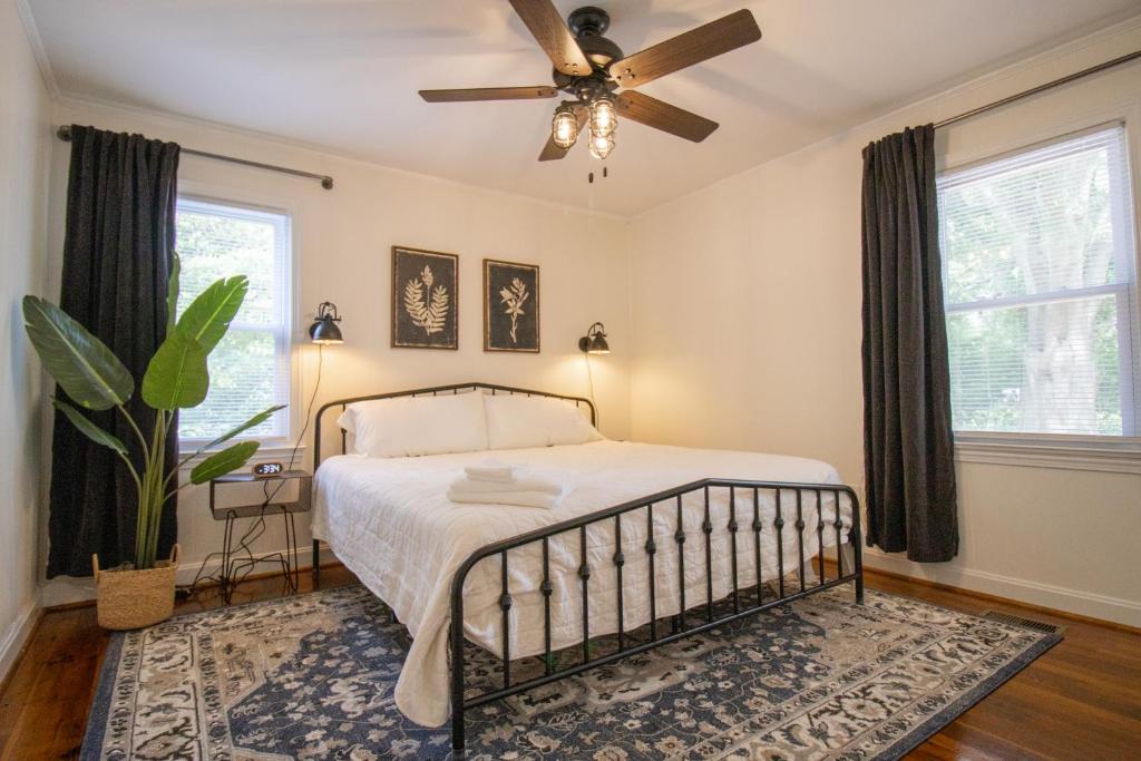 Industrial Chic Getaway Simpsonville - Family Home photo 3
