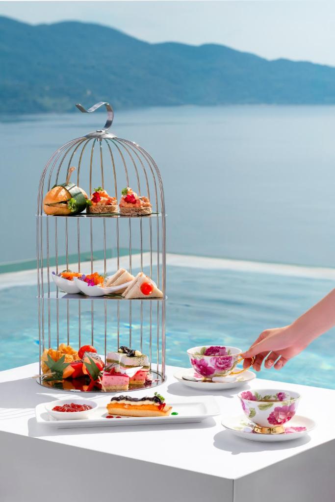 A La Carte Da Nang Beach