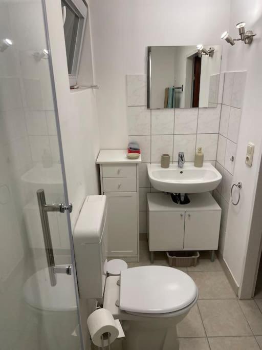 Comfortable apartment in commercial centre photo 3