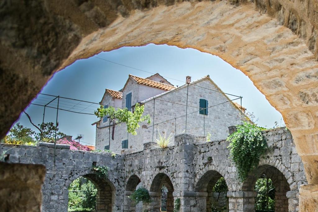 Revelin Hvar photo 1