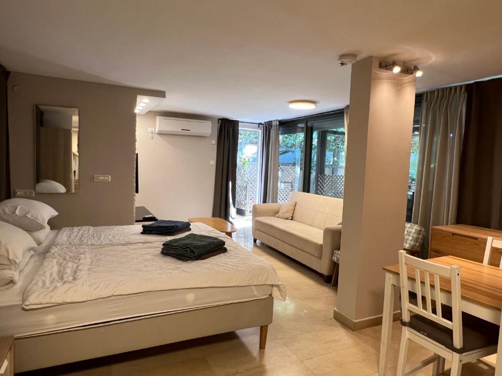 Luxury suite in the best, calmest part of Tel Aviv photo 1