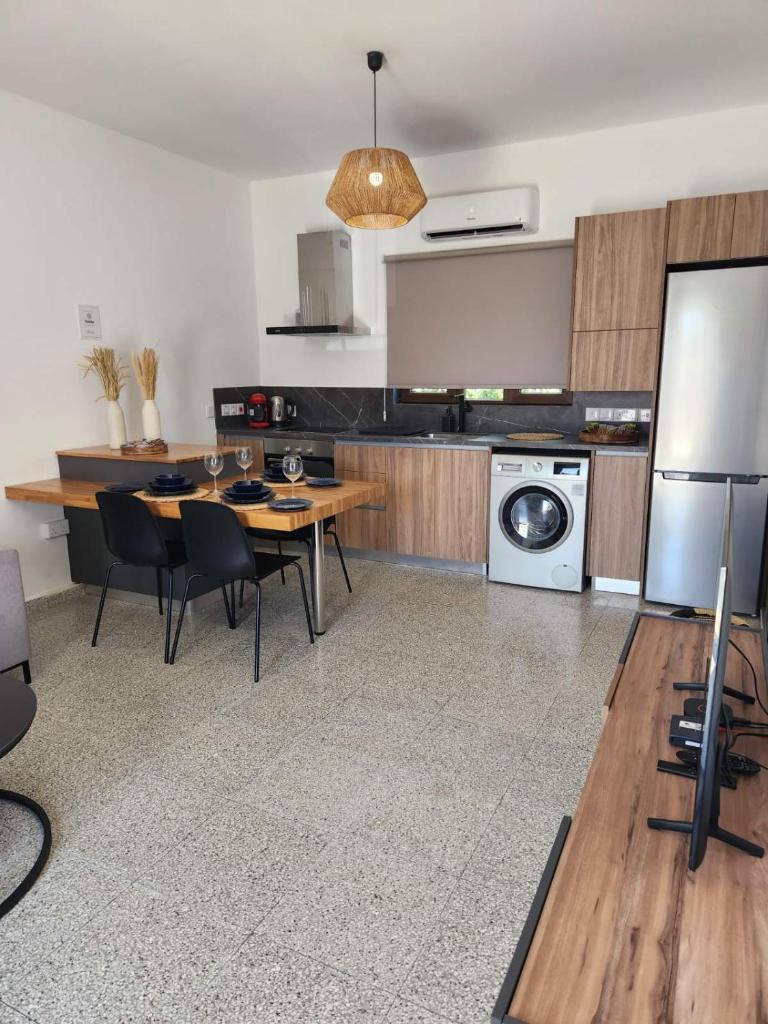 Adamandri Lodge - Prime Location photo 2