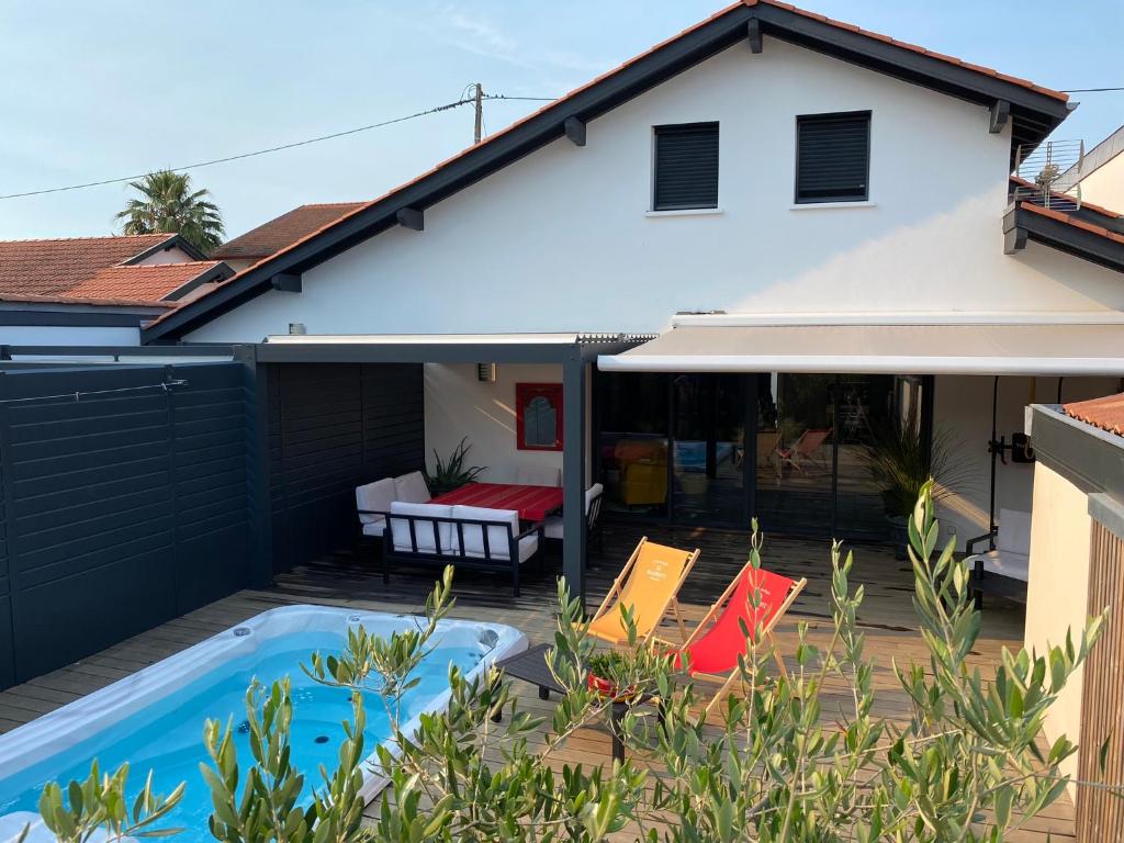 Villa à Biarritz avec une terrasse un SPA et parking photo 4