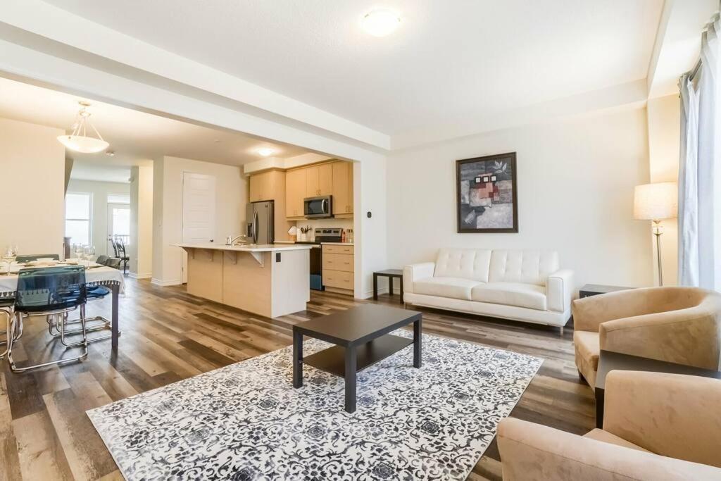 3 Bed entire townhouse with parking photo 3