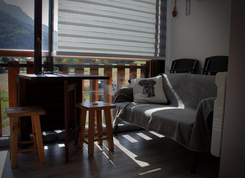 studio équipé avec balcon fermé photo 2