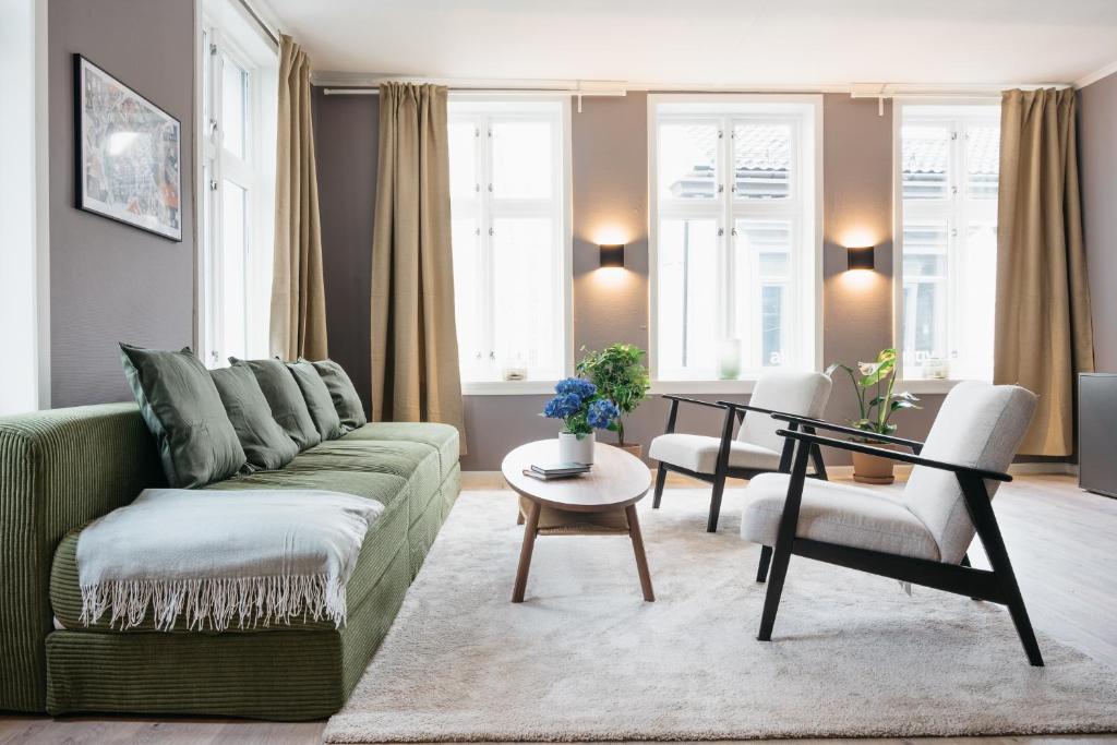 S54 - Private Rooms in the City Center photo 2
