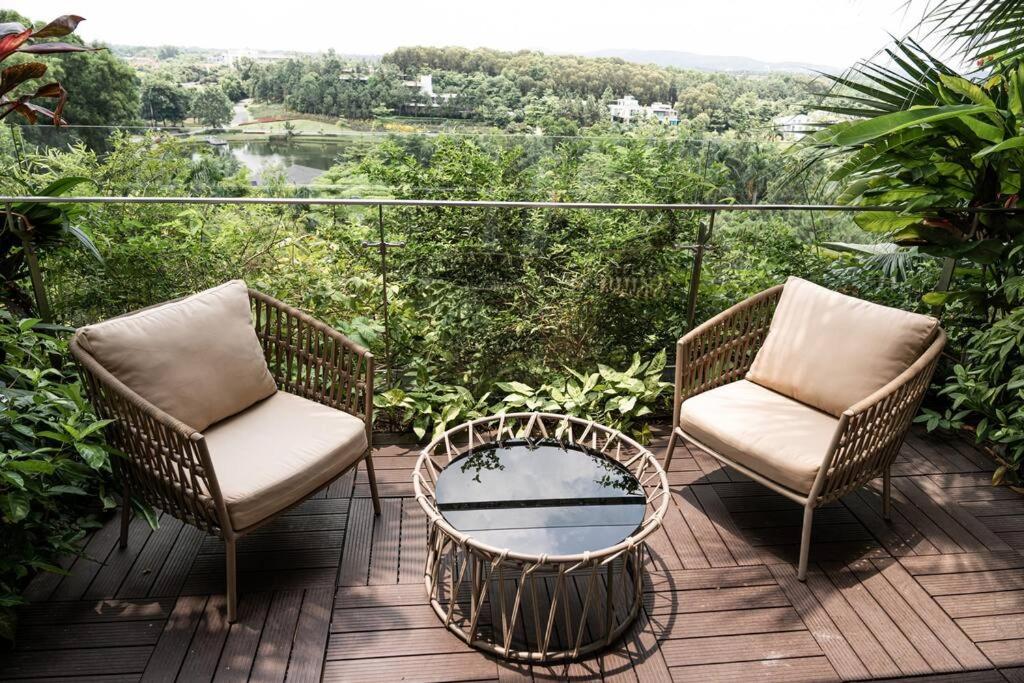 1BR, 1 Sofa bed Luxurious 5-stars Flamingo Resort.