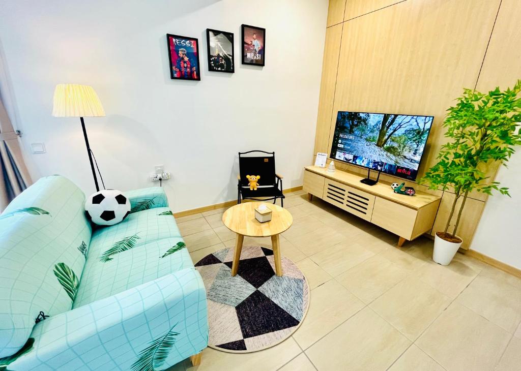 Netflix-Seaview-SunsetView-PuteriBeach-Mutiara Beach Resort Melaka photo 2