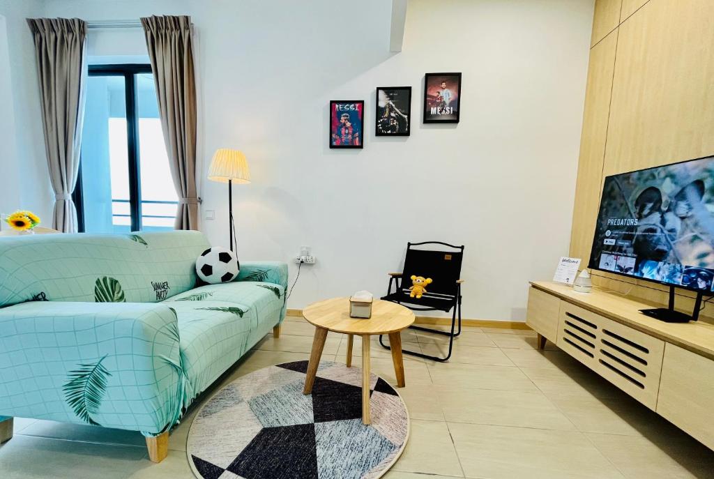 Netflix-Seaview-SunsetView-PuteriBeach-Mutiara Beach Resort Melaka photo 3