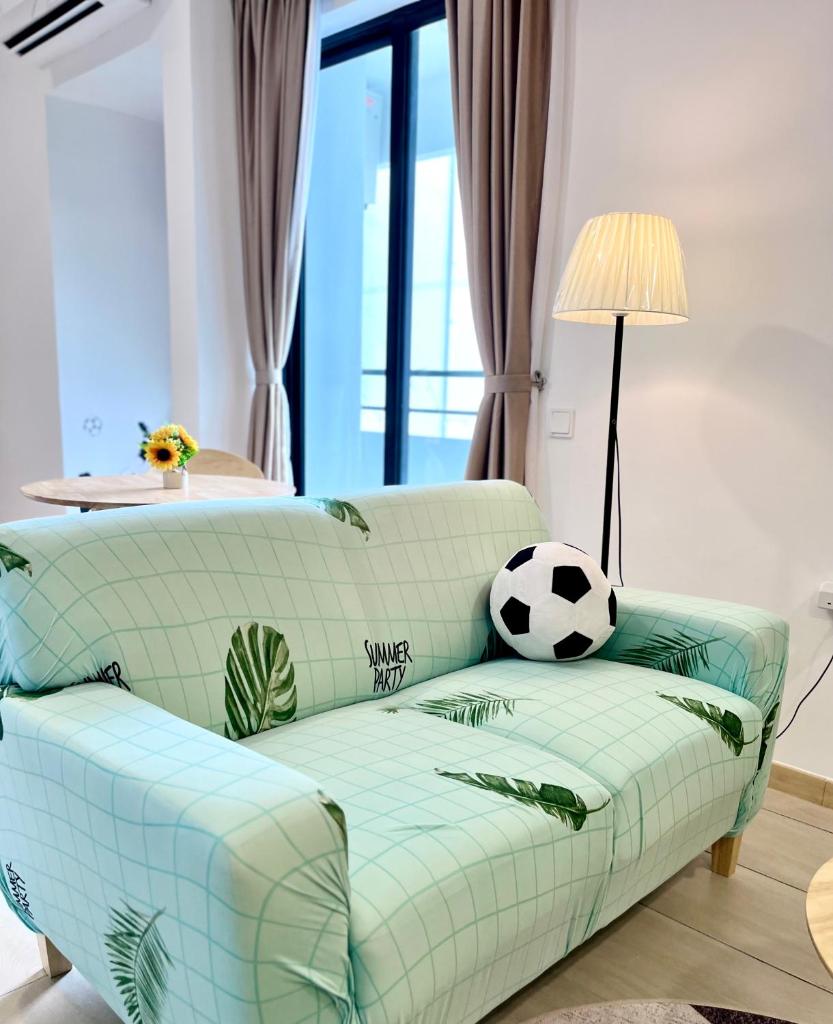 Netflix-Seaview-SunsetView-PuteriBeach-Mutiara Beach Resort Melaka