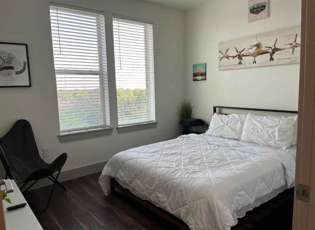 1 BR w Balcony View Resort Pool Free Parking photo 1
