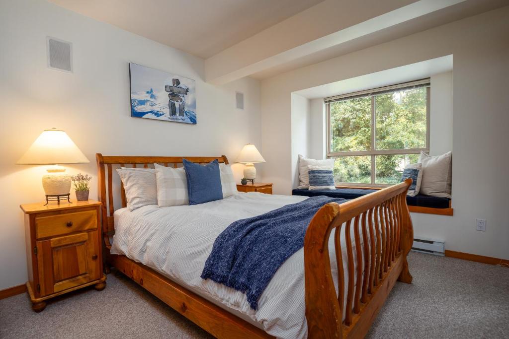 Bright Multi-Level Home photo 1