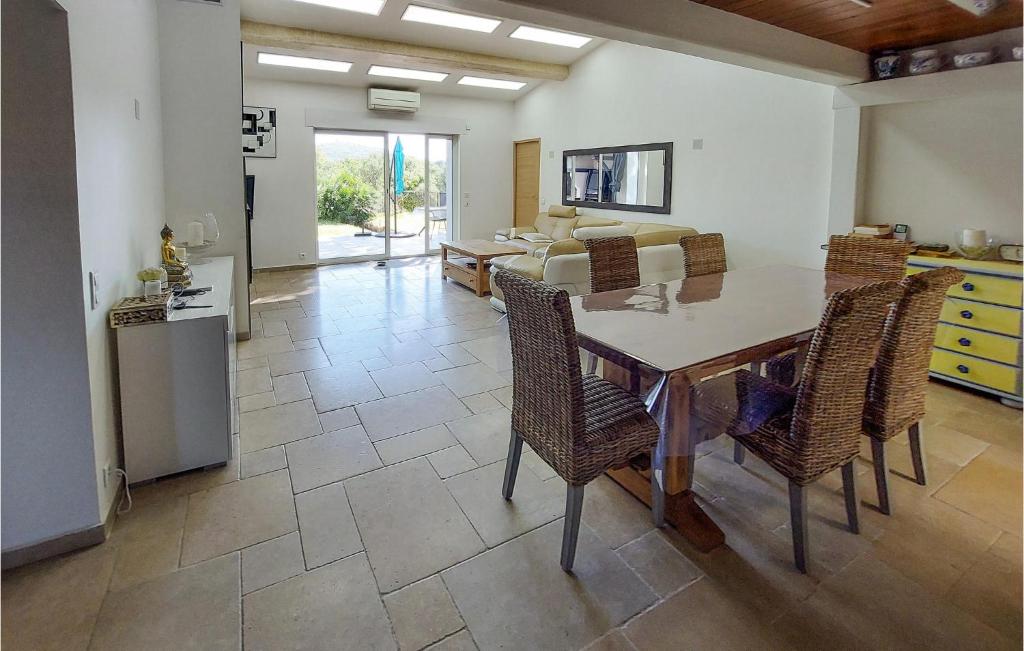 Nice Home In Gassin With 4 Bedrooms And Wifi photo 4