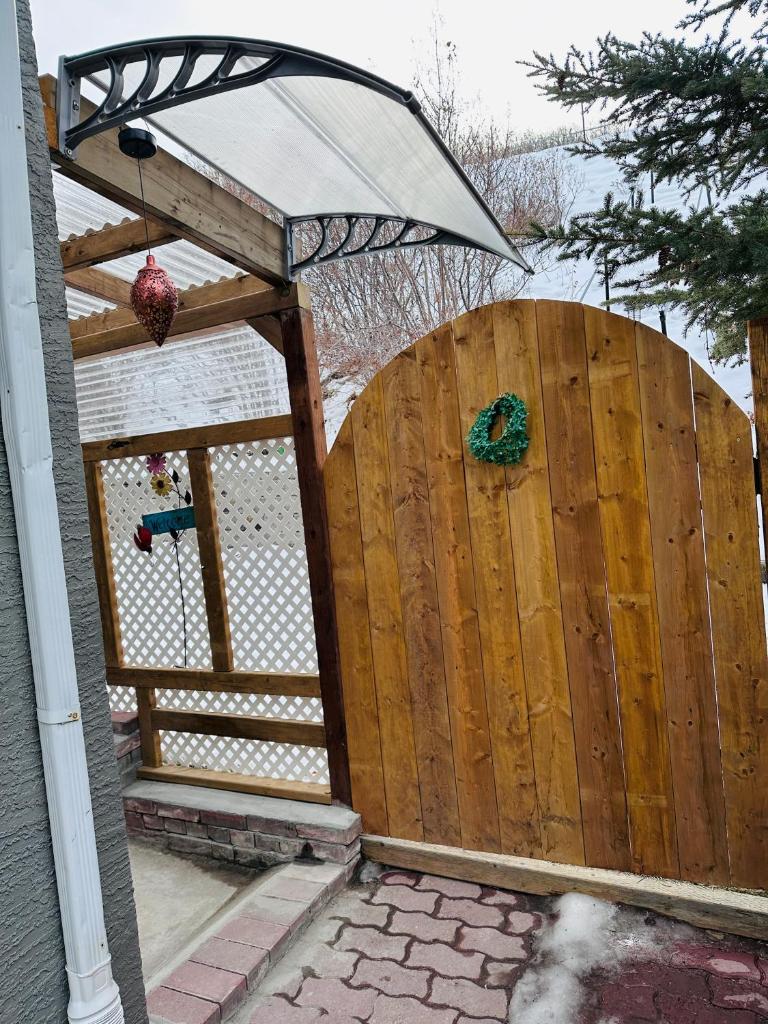 2 Bedrooms Private Basement Suite Close to Winsport & Downtown photo 2