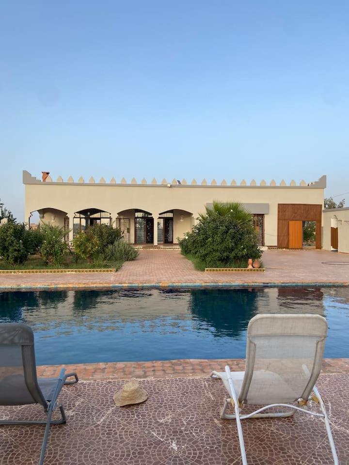 Paradiso Ferme avec 3 chambres 3 grands salons marocains piscine et terrasse فيلا بثلاث غرف نوم وثلاثة صالونات مغربية ومسبح وتراس photo 1