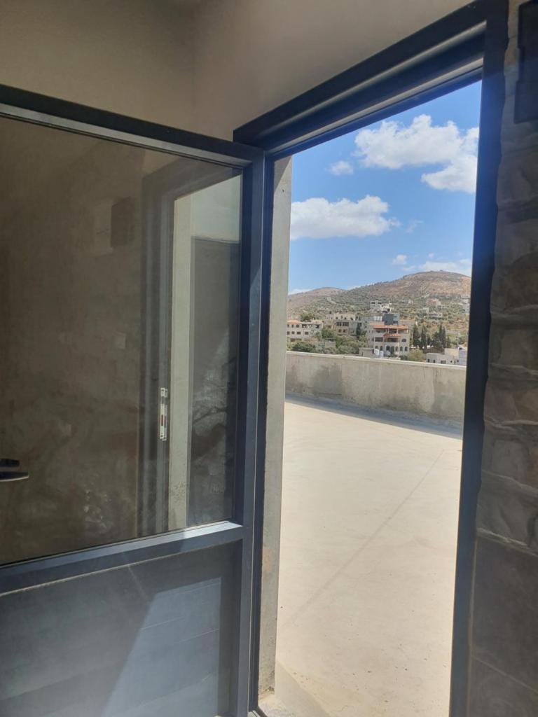 One room for rent photo 3