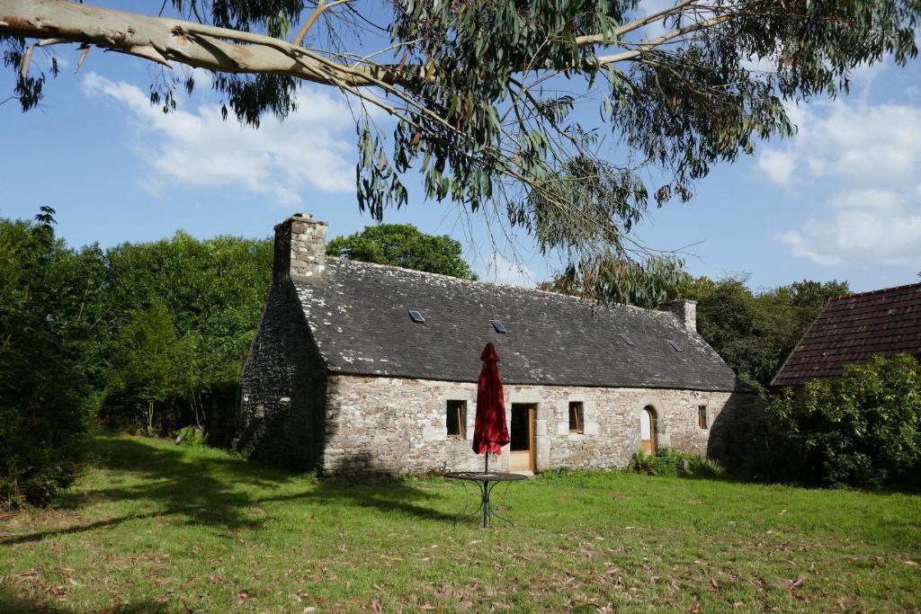 Maison bretonne de caractère avec grand terrain, à 3 kilomètres de la mer ! photo 1
