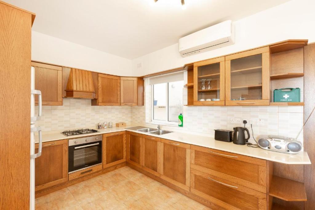 Gudja - Lovely 3 bedroom unit with own private entrance photo 3