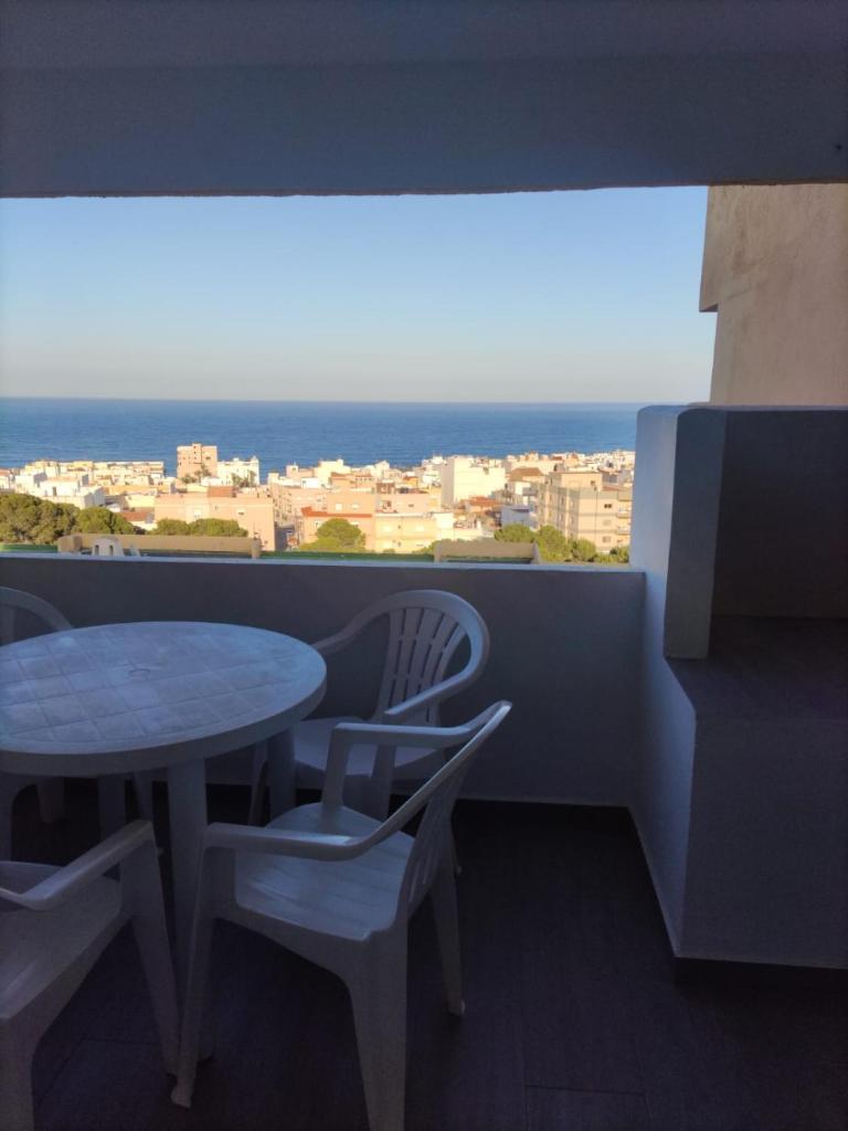 Apartamento reformado con piscina y vistas photo 1