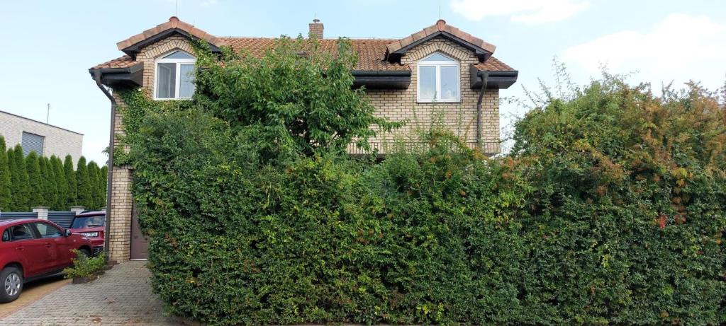House in beautiful suburb of Prague photo 4