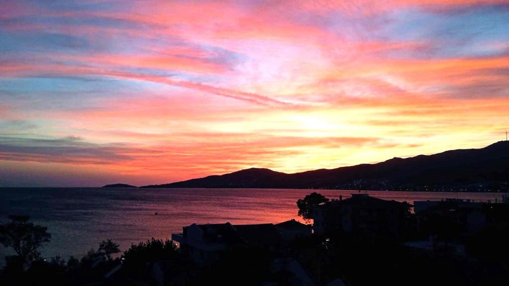 Stylish 3 room apartment with amazing sea views photo 4