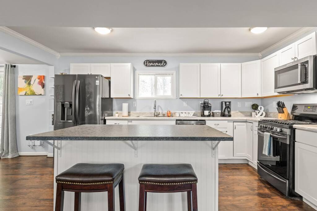 The Bamboo House! Dog-Friendly Home n RVA Sleeps 8 photo 4