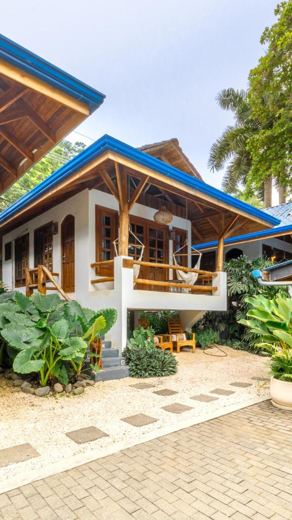 Blue Surf Sanctuary photo 1