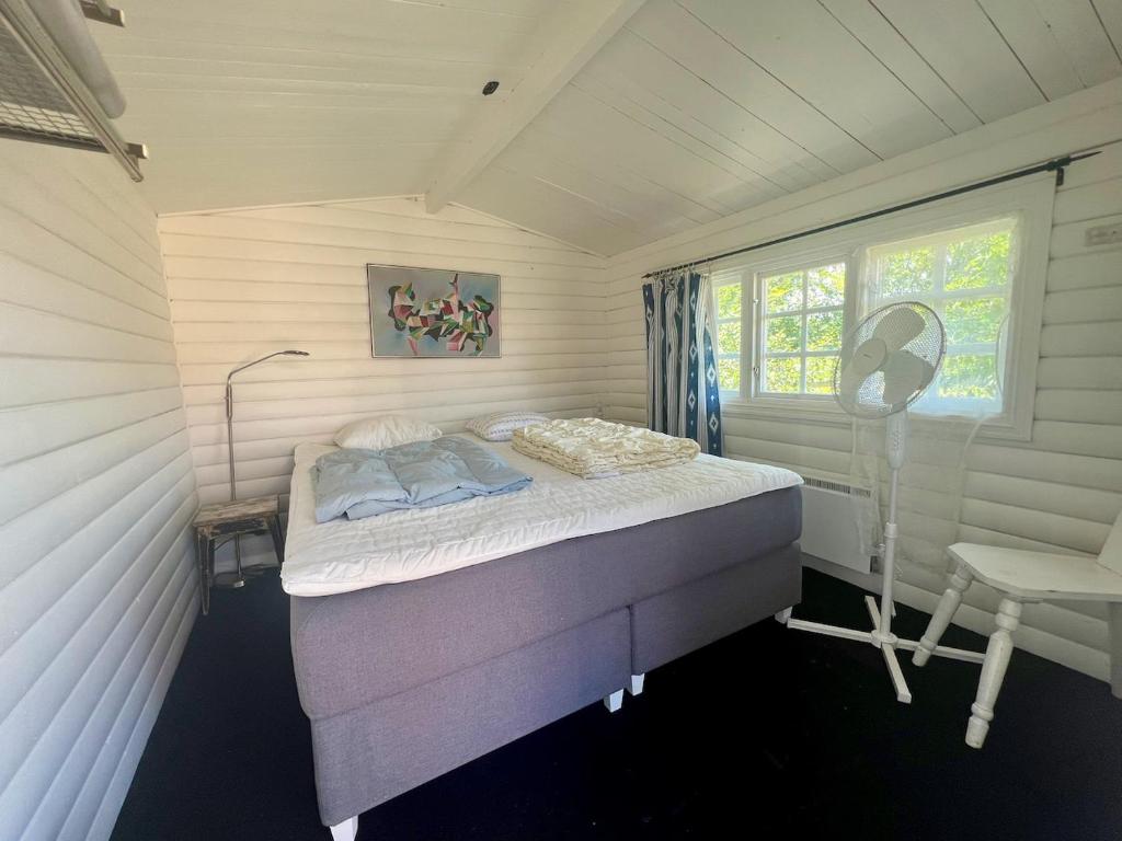 Idylliskt hus med sjöutsikt. photo 2