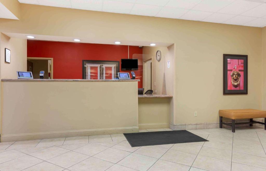 Extended Stay America Suites - Findlay - Tiffin Avenue photo 2